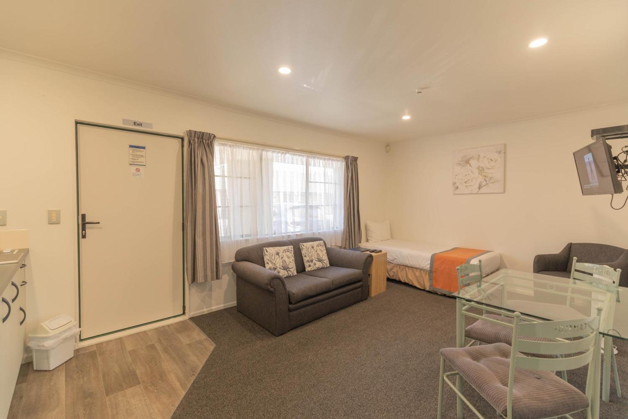 Camelot Motor Lodge And Conference Centre Palmerston North Eksteriør billede